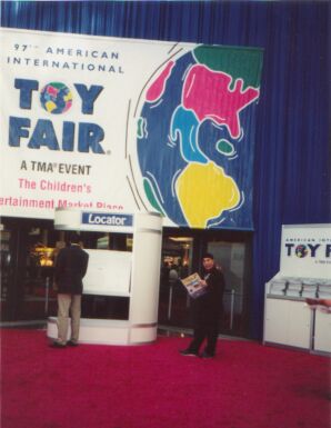 toyfair3smal.jpg (21462 bytes)